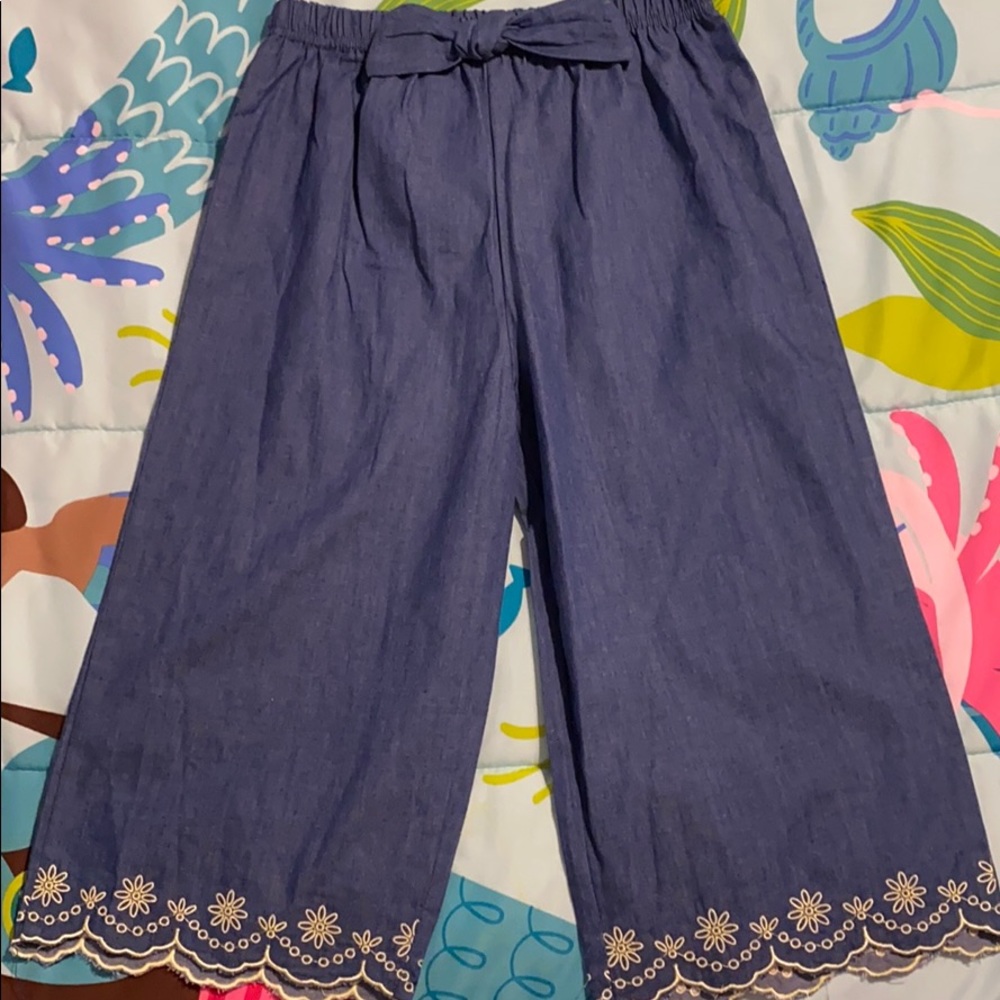 Girl’s embroidery denim gaucho pants
